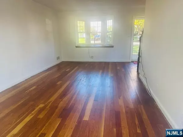 River Edge, NJ 07661,421 Lafayette AVE