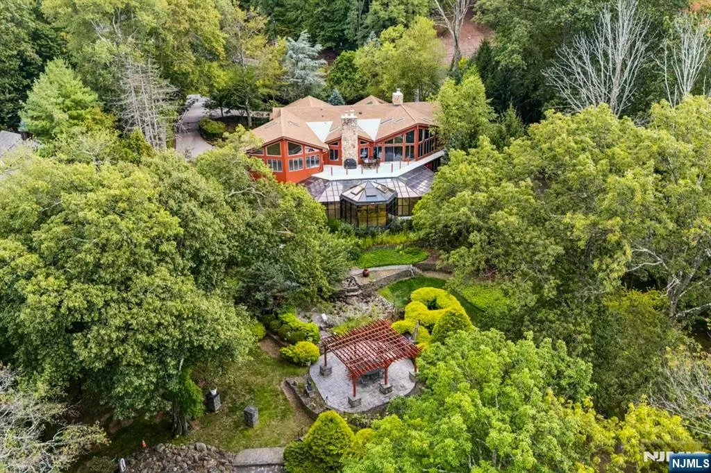 Franklin Lakes, NJ 07417,951 Scioto DR