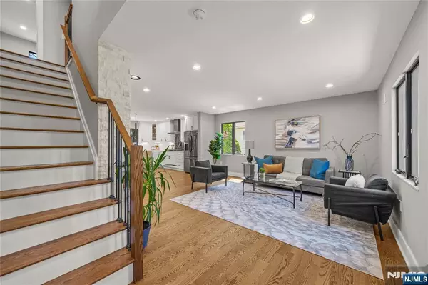 Fair Lawn, NJ 07410,61 Pomona AVE