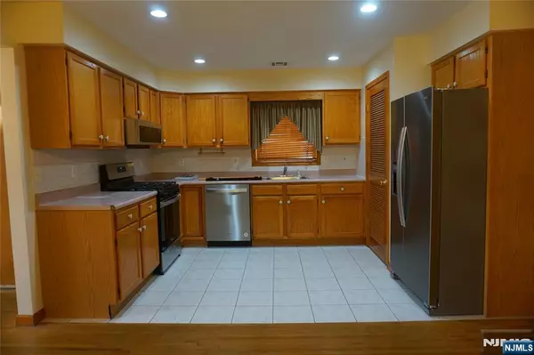 79 Fillmore ST, Newark, NJ 07105