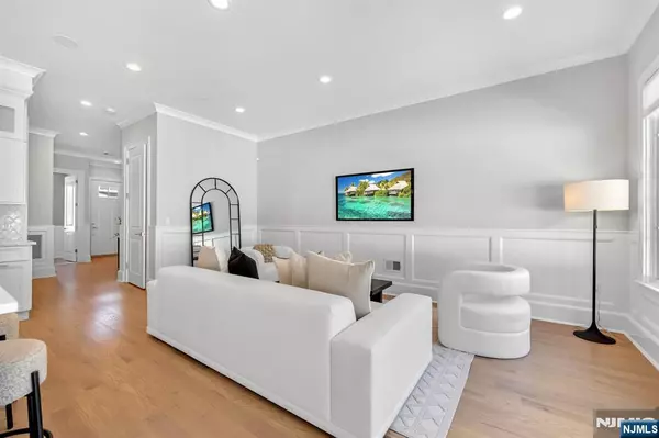 Paramus, NJ 07652,12 Gabriel CT #12