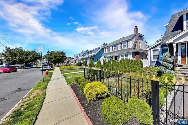 Belleville, NJ 07109,64 Van Houten PL