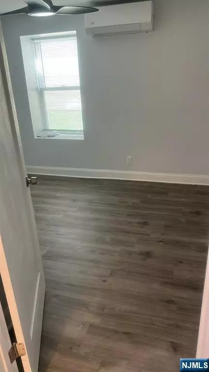 East Orange, NJ 07018,27 Eppirt ST