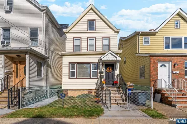 83 Anderson AVE, Wallington, NJ 07057