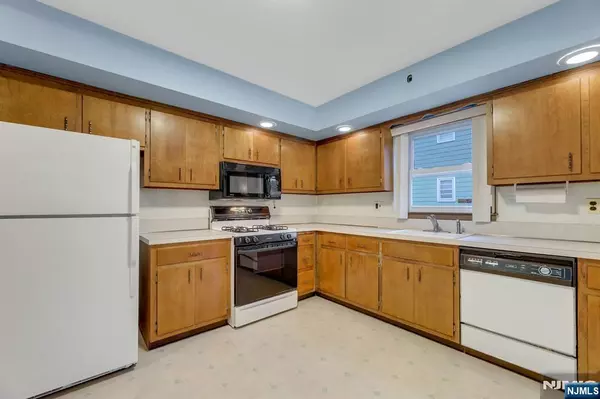 Carlstadt, NJ 07072,426 Broad ST