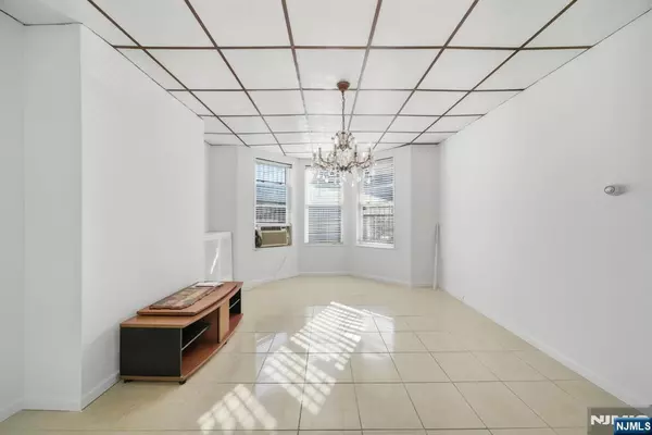 222 47th ST #1st FLOOR, Union City, NJ 07087