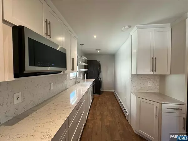 Bergenfield, NJ 07621,96 Reid AVE