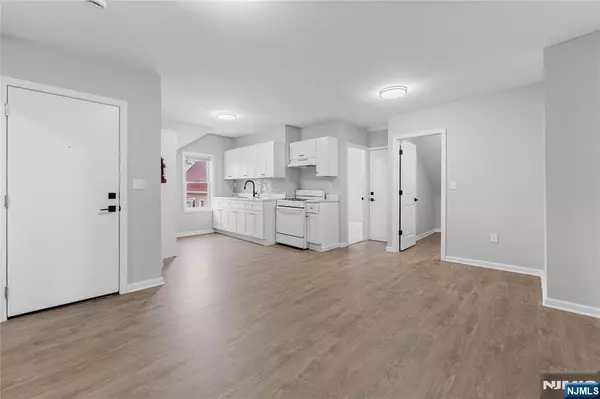 Paterson, NJ 07524,128 Keen ST