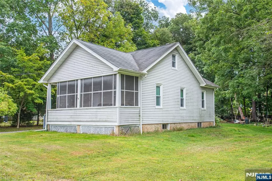 52 2nd AVE, Mine Hill Township, NJ 07803