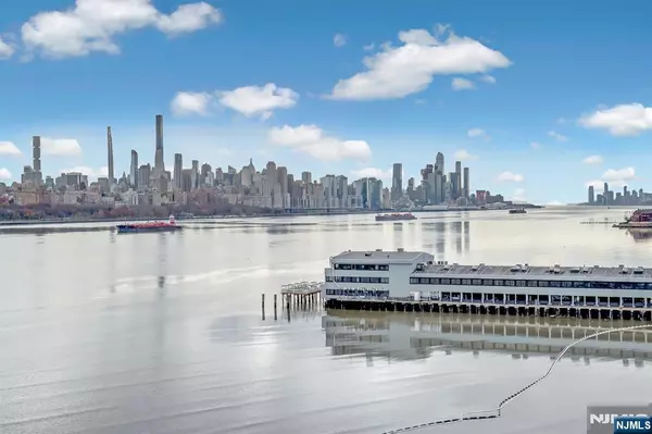 129 The Promenade #129, Edgewater, NJ 07020