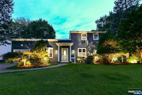 327 Van Saun DR, River Edge, NJ 07661