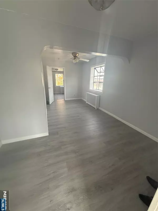 Garfield, NJ 07026,179 Midland AVE #2