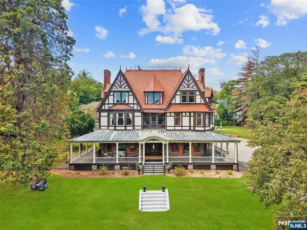 30 Mountain AVE, Montclair, NJ 07042