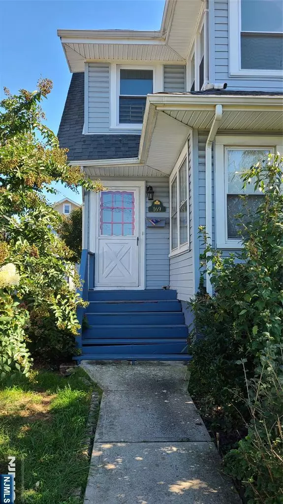 Leonia, NJ 07605,169 Grand AVE #2nd Fl