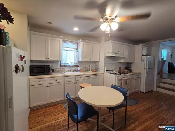 Montville Township, NJ 07045,8 Highland AVE