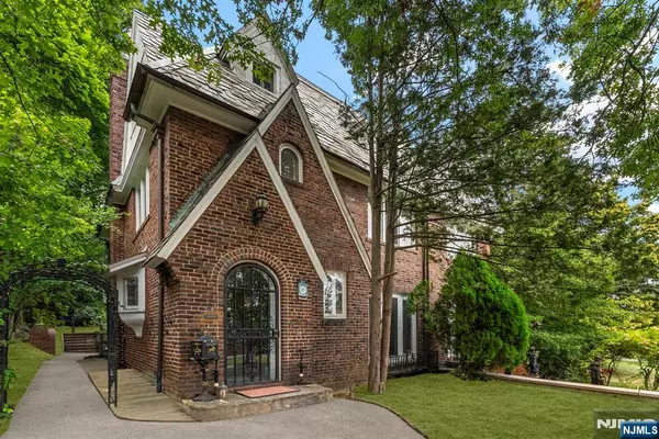 Montclair, NJ 07042,14 Upper Mountain AVE