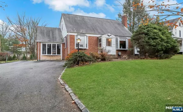 Closter, NJ 07624,181 West ST