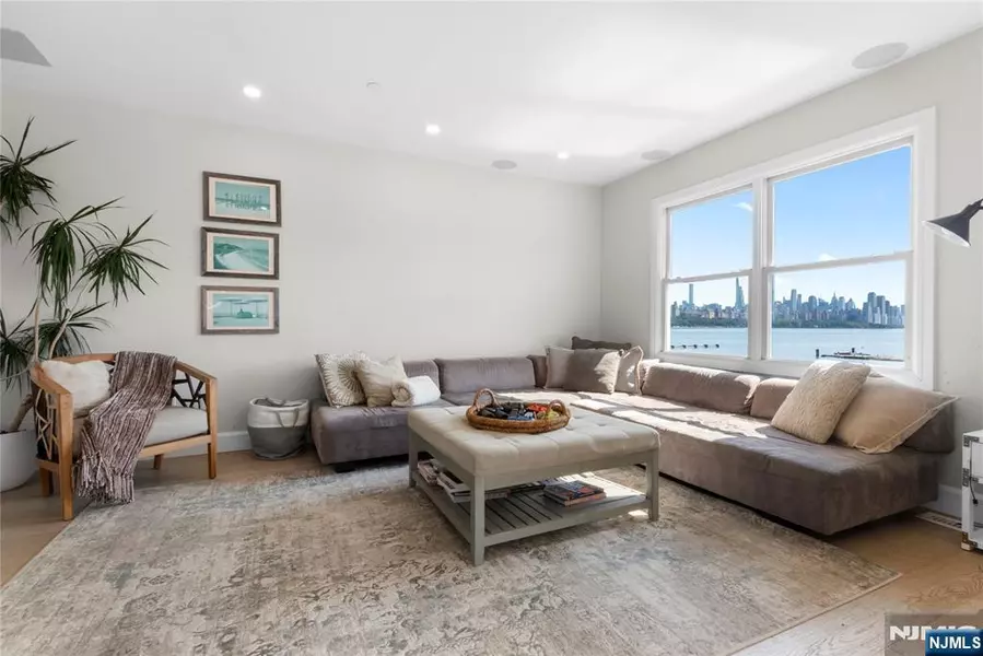 121 The Promenade #121-122, Edgewater, NJ 07020