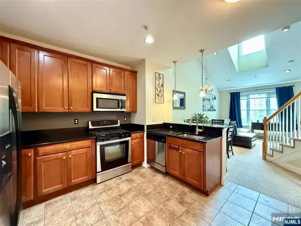 6402 Brookhaven CT, Riverdale Borough, NJ 07457