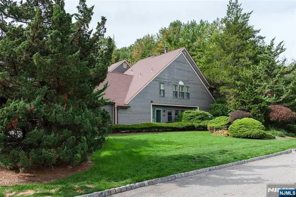 7 New Bedford RD #H, West Milford, NJ 07480