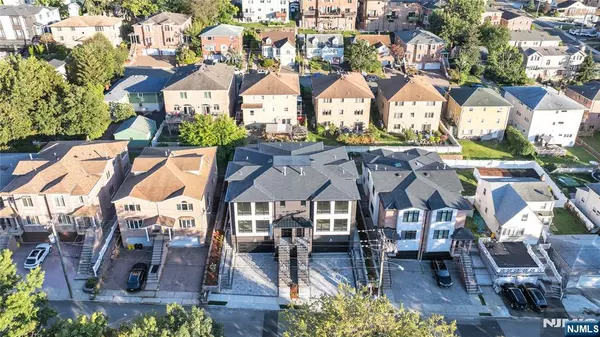 Palisades Park, NJ 07650,428 6th ST #A