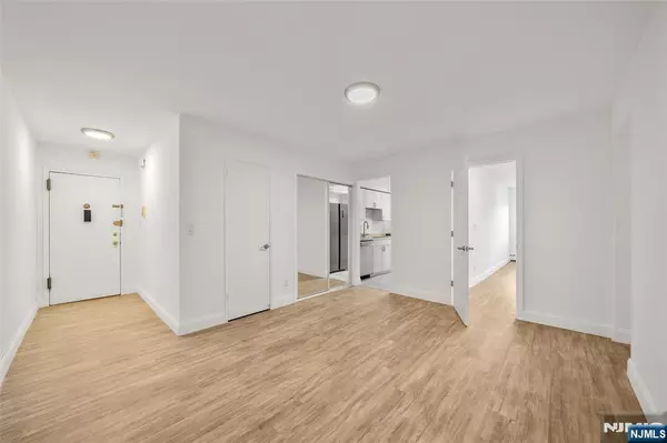 Fort Lee, NJ 07024,2200 Center AVE #D1