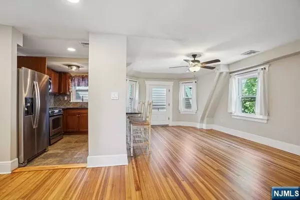 Montclair, NJ 07043,184 Bellevue AVE #E3