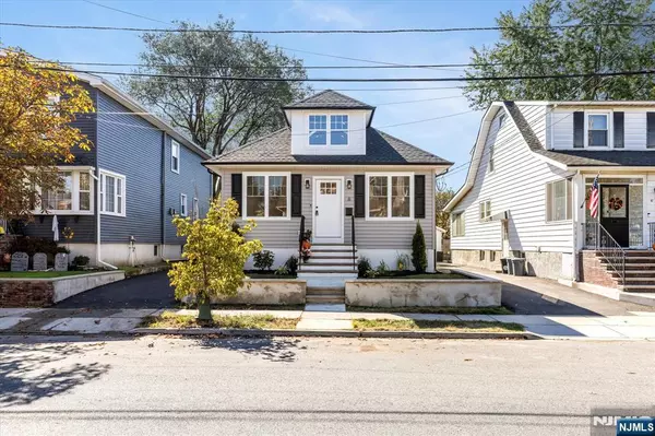 East Rutherford, NJ 07073,8 McKenzie AVE