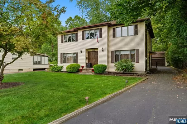 West Caldwell, NJ 07006,142 Central AVE