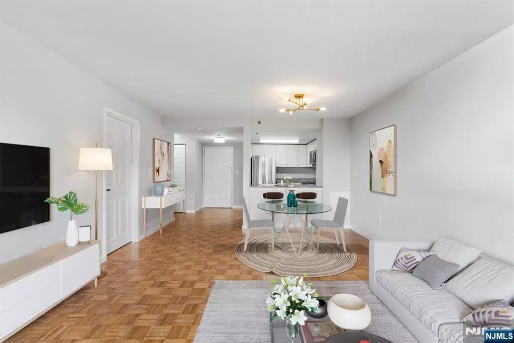 Fort Lee, NJ 07024,100 Old Palisade RD #1115