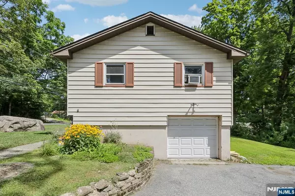 Vernon, NJ 07422,150 Highland Lakes RD