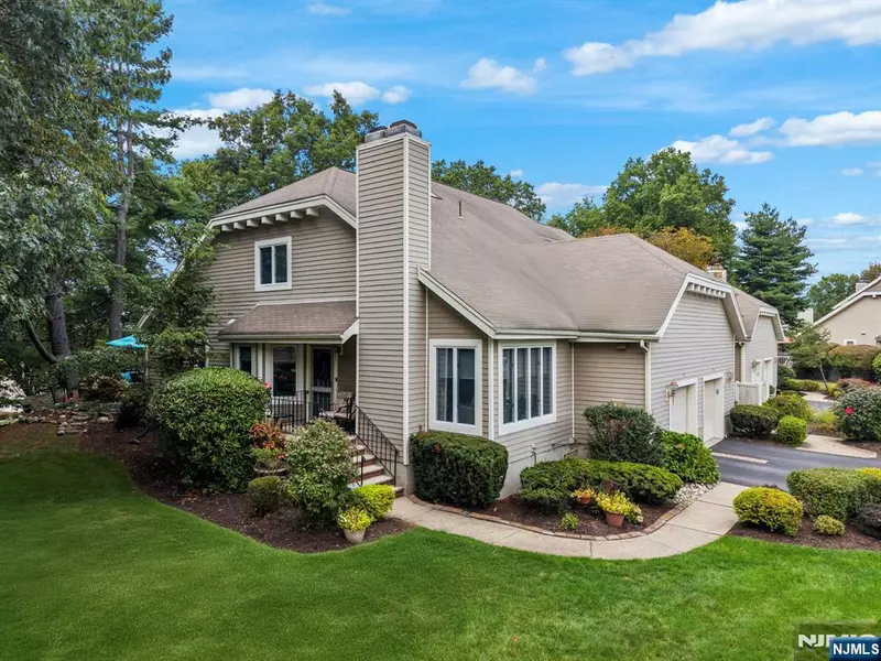 32 Greenup CT, Wayne, NJ 07470