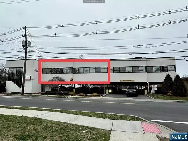 Clifton, NJ 07013,842 Clifton AVE #1