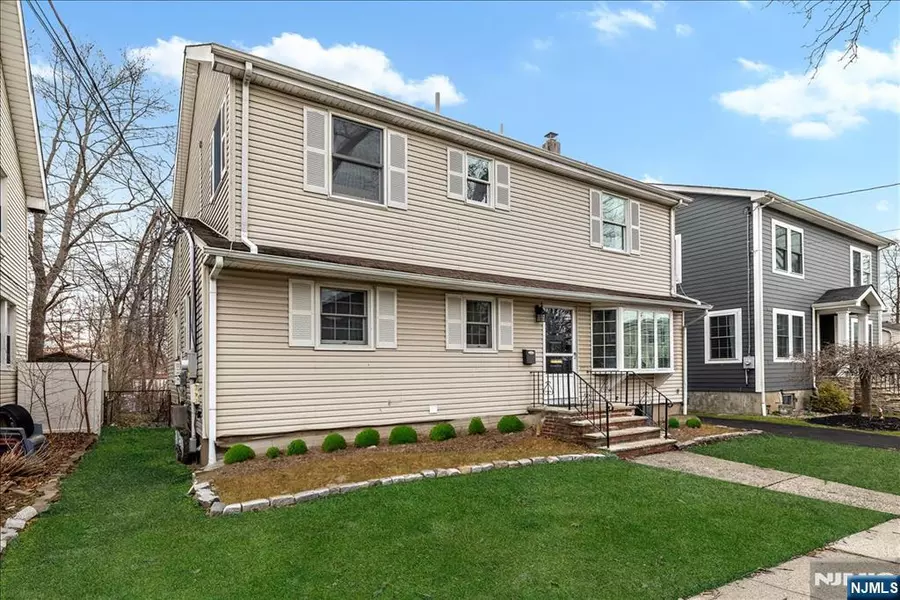 16 Morse AVE, Rutherford, NJ 07070
