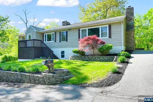 1 Norwood RD, West Milford, NJ 07421