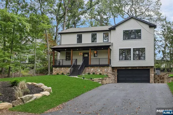 Denville Township, NJ 07834,34 E Glen RD