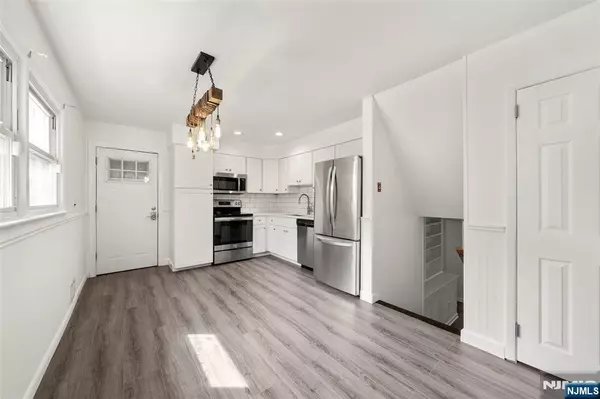 Denville Township, NJ 07834,17 Freeman AVE