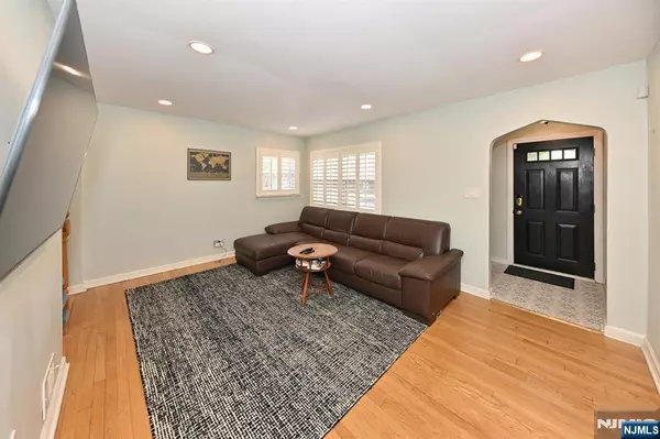 New Milford, NJ 07646,181 Huguenot DR