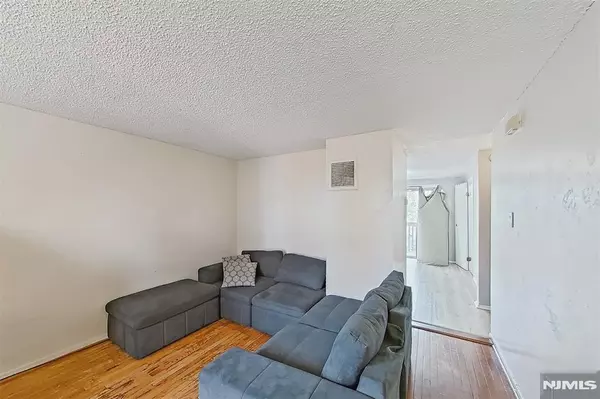 Irvington, NJ 07111,54 Bruen AVE #C0001