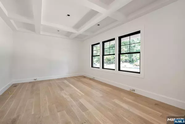 Upper Saddle River, NJ 07458,46 Locust LN