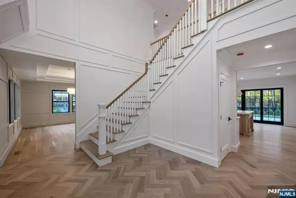 Upper Saddle River, NJ 07458,46 Locust LN