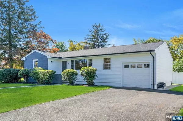 Clark, NJ 07066,1 Crestwood LN