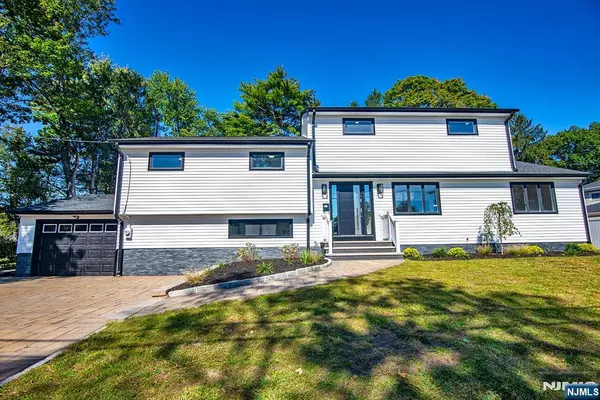 229 Standish RD, Paramus, NJ 07652