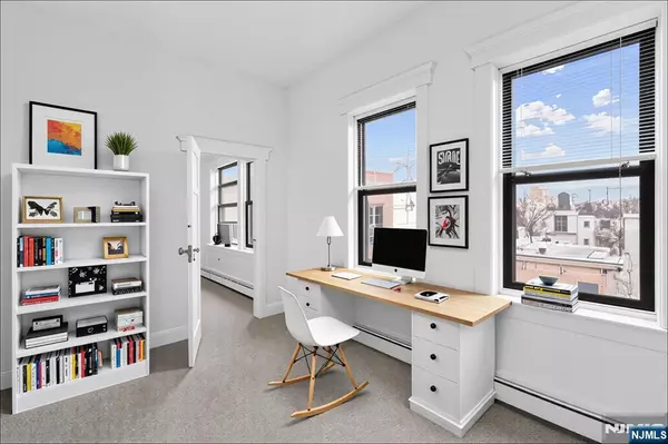 Jersey City, NJ 07302,416 2nd #3