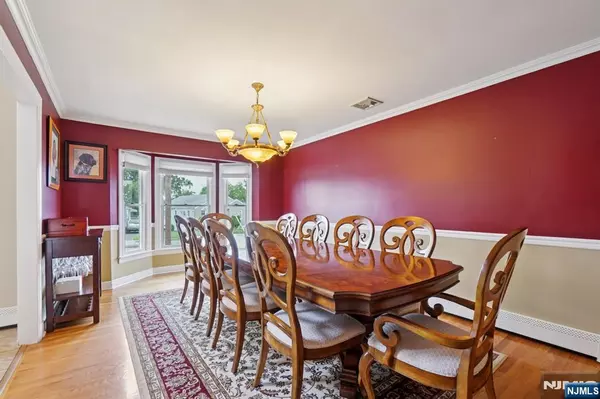 Saddle Brook, NJ 07663,252 S Boulevard