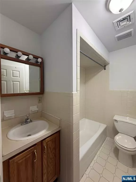 Montclair, NJ 07042,115 Forest ST #2