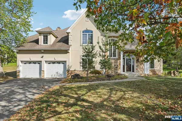 4 Forest Hill DR, Wayne, NJ 07470