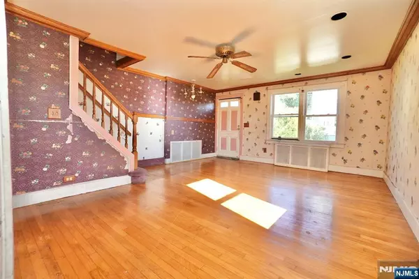 West Orange, NJ 07052,6 Prospect PL