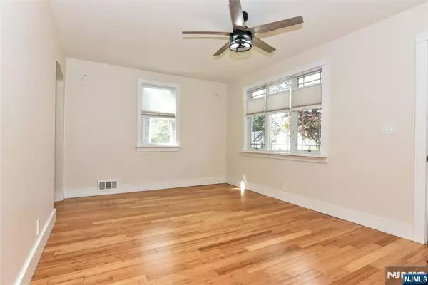 Waldwick, NJ 07463,66 Waldwick AVE