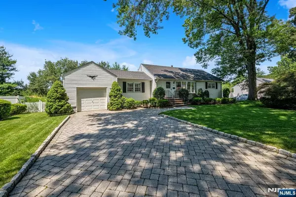843 Alden RD, Paramus, NJ 07652